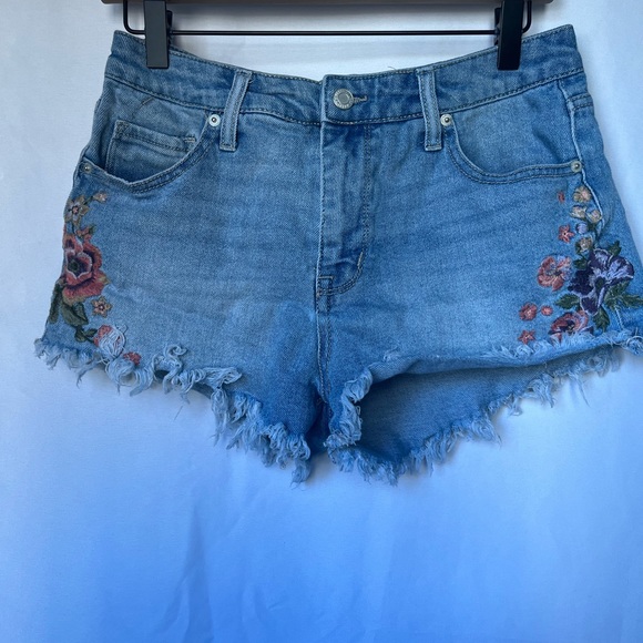 Mossimo Flower Embroidered cut off Jean Shorts - Picture 6 of 9